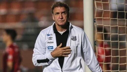 Cuca valoriza empate do Santos diante do Palmeiras no Brasileirão: “Eu saio muito feliz”