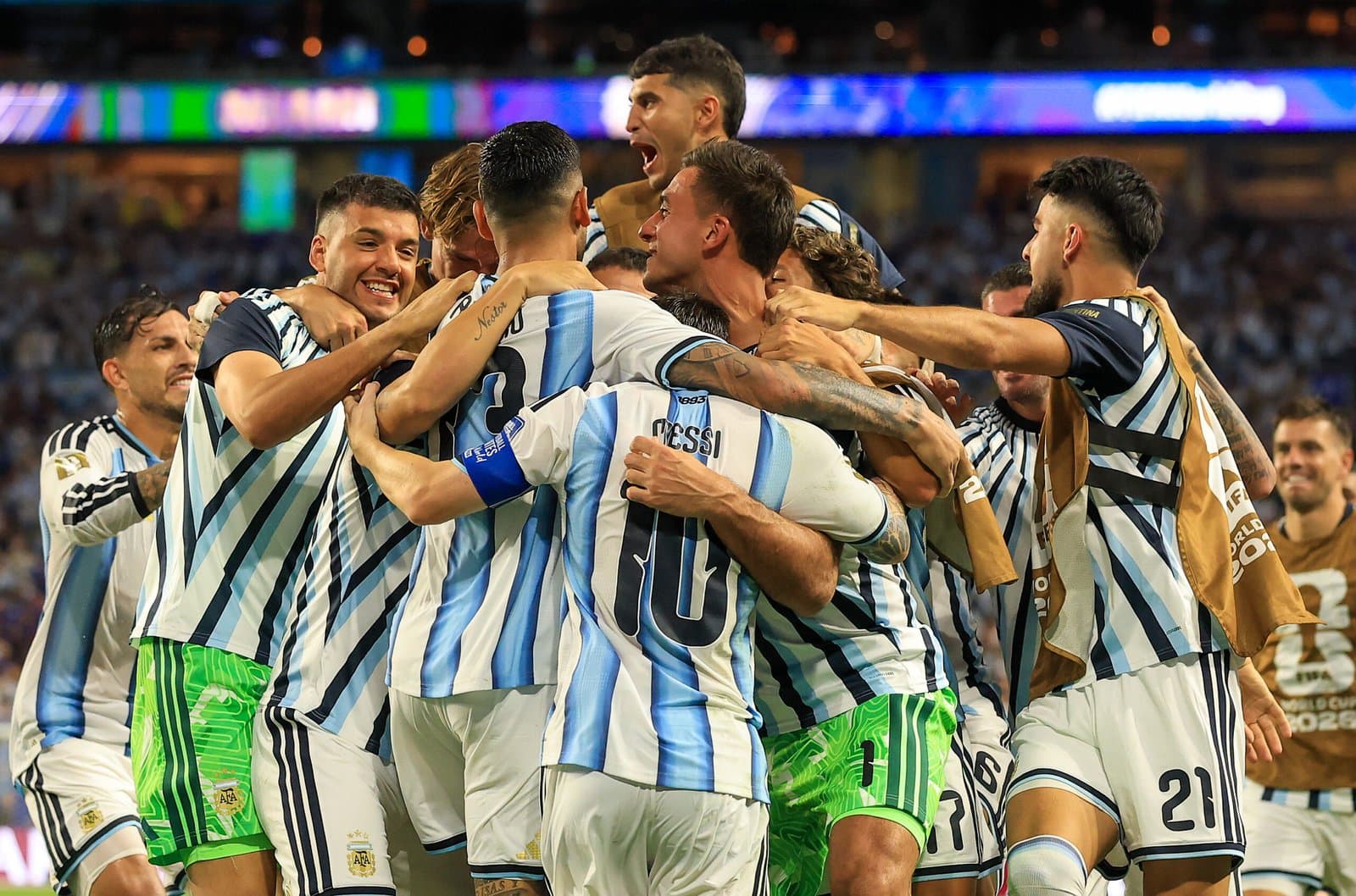 Transmissão Inglaterra x Argentina hoje (15) ao vivo: Veja onde assistir, horário e escalações da Copa do Mundo